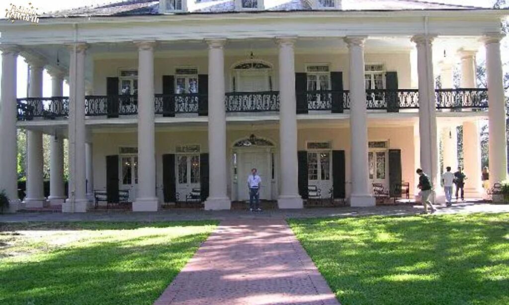 Outdoor Area of Steven Furtick House